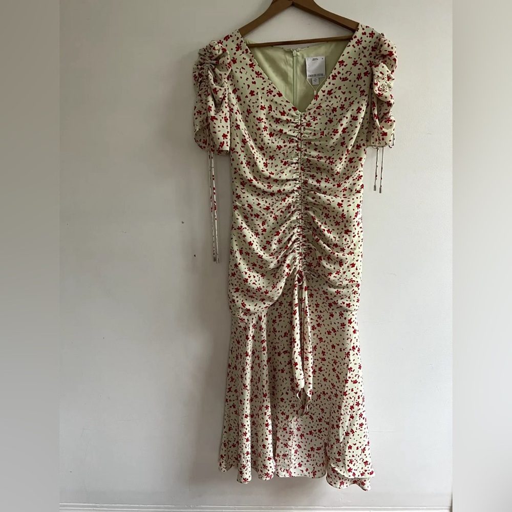 Gorgeous rouched C|meo Collective dress 6/M NWT